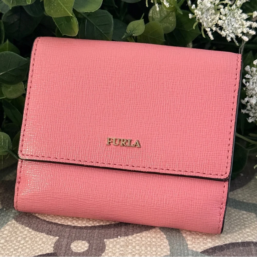 Furla Babylon S Compact Wallet – Blush Pink Textured Leather